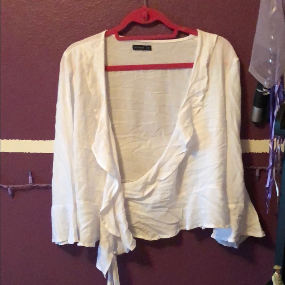 White tie front crop top blouse